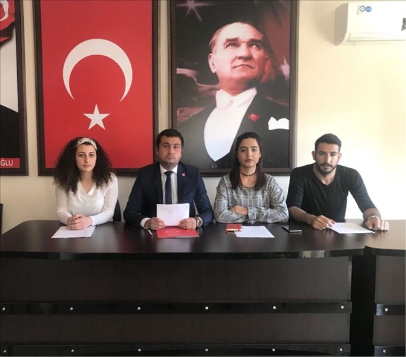 CHP´li gençler E. Eren´i andı