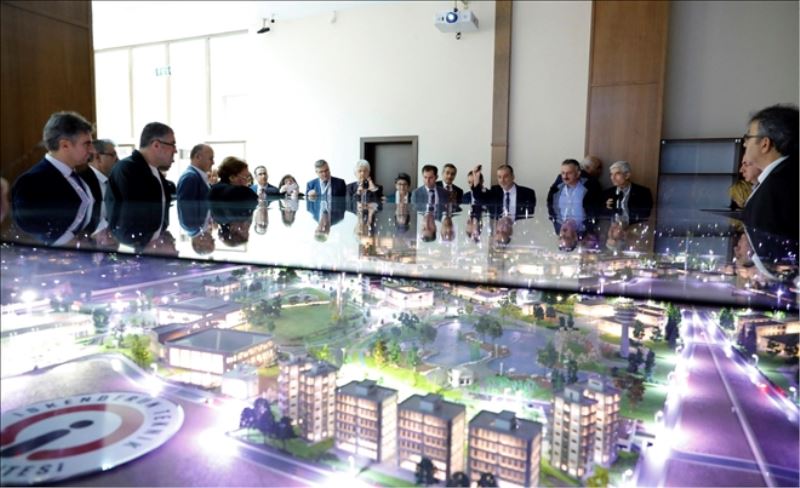 İSTE, dekanları konseyinin ev sahibi
