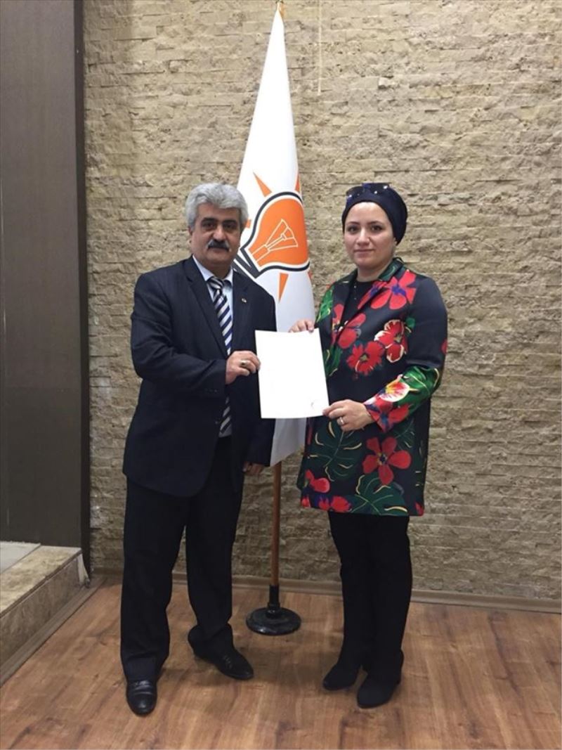 Kurtul, aday adaylarının dosyalarını aldı