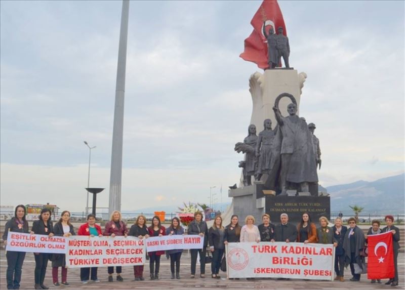 Kadınlar ´haklar için´ saygısını sundu