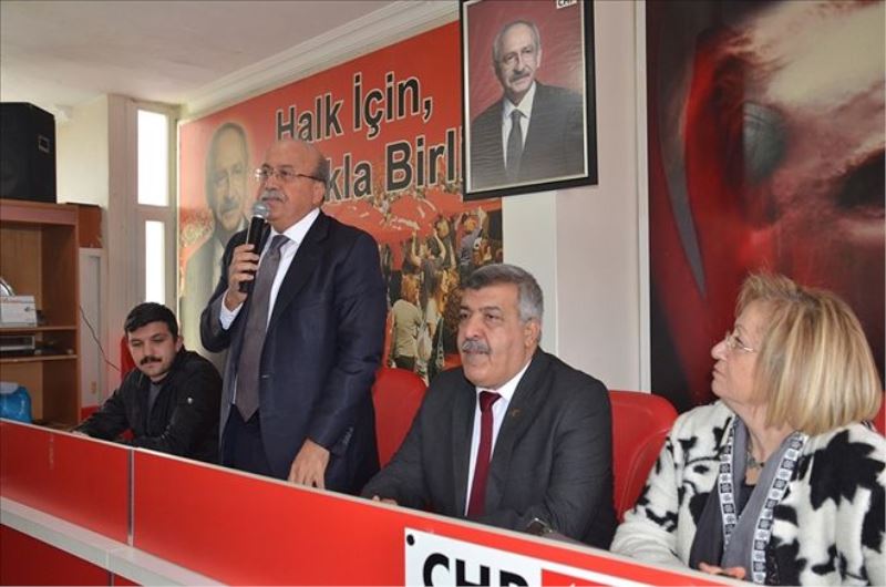 Siyasetin hukuku yok oluyor