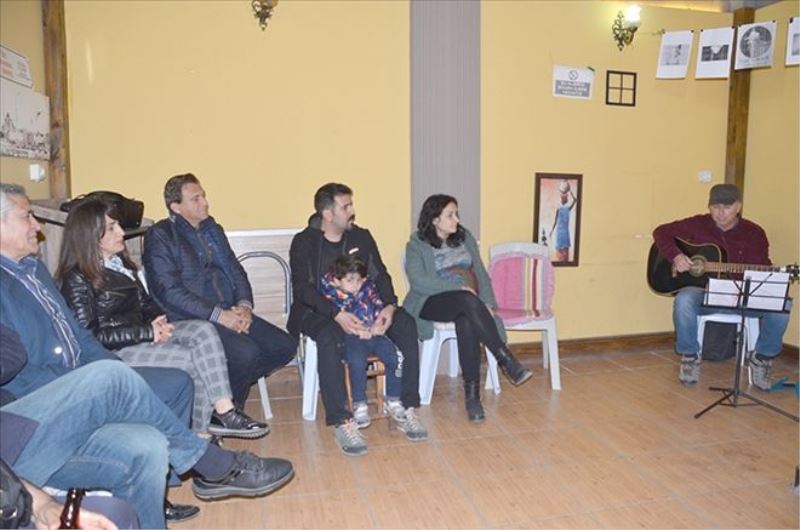 Kayahan, eserleriyle anıldı