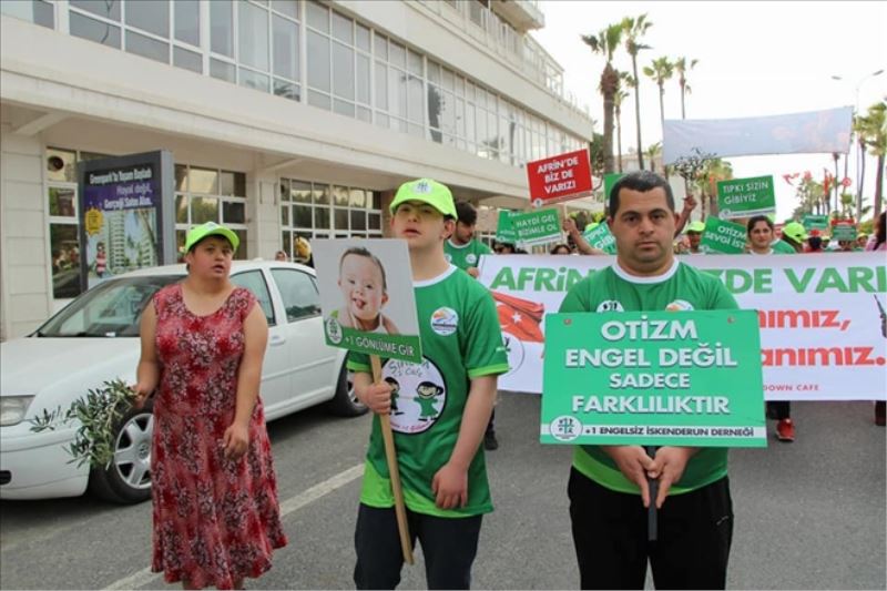 Down farkındalığına renkli yürüyüş