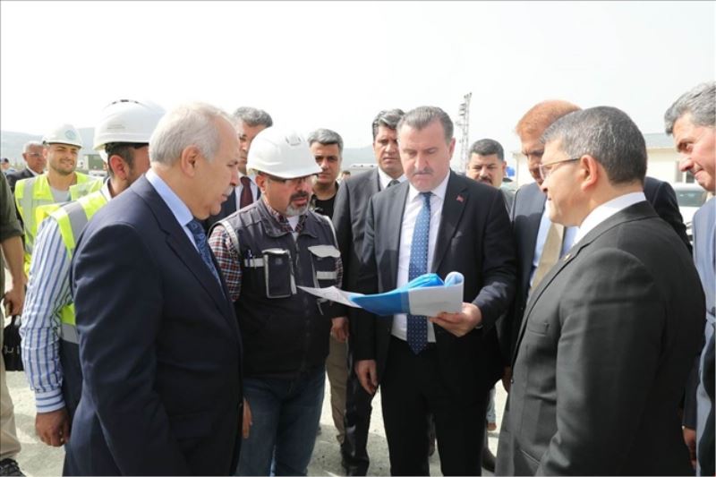 Bakan Bak, inşaatları inceledi