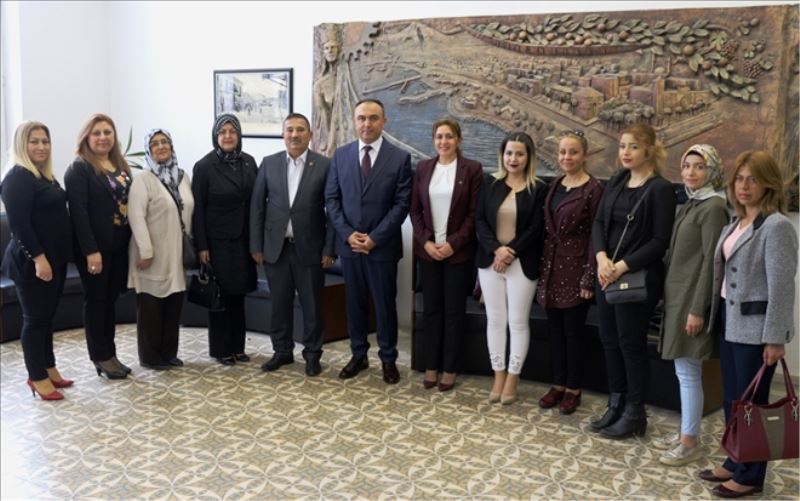 MHP´li kadınlardan kaymakama ziyaret