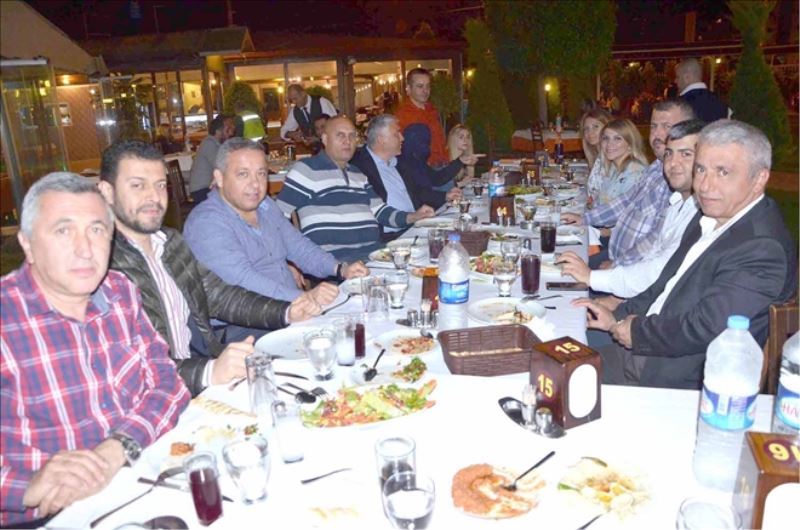Dernekten dayanışma yemeği