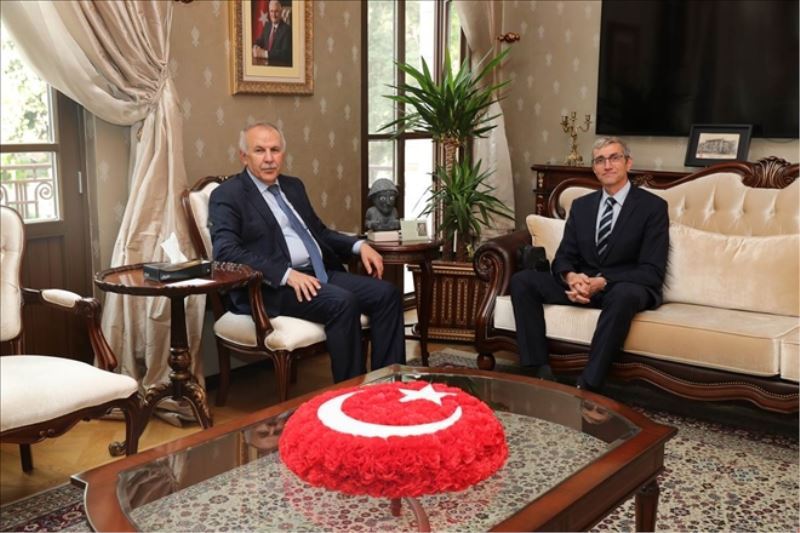 Valiye nezaket ziyareti