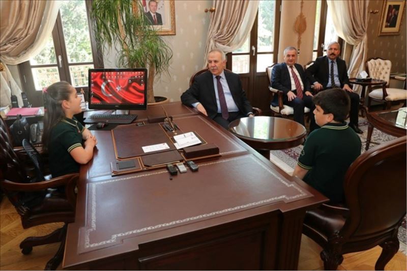 Oyun aletlerine sentetik zemin