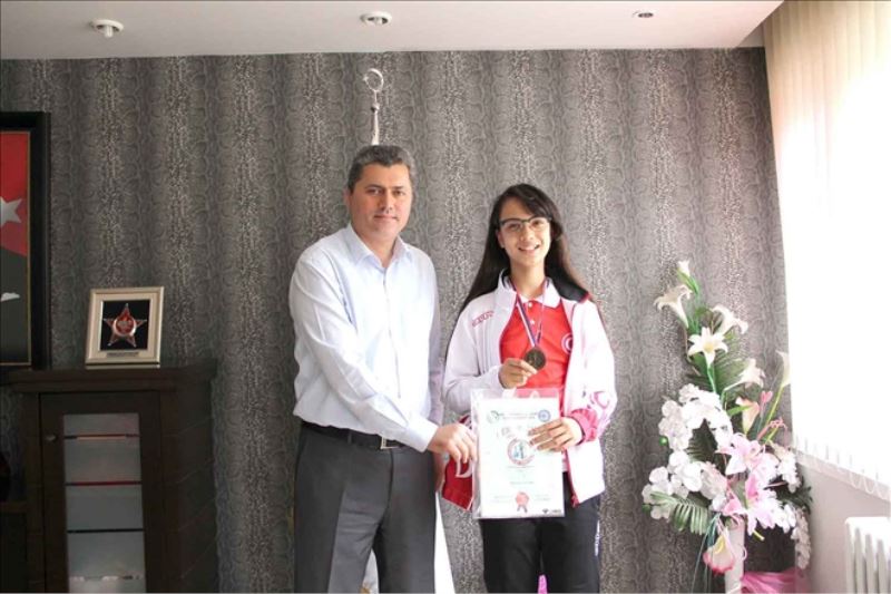 11 yaşındaki Meryem, Balkan üçüncüsü