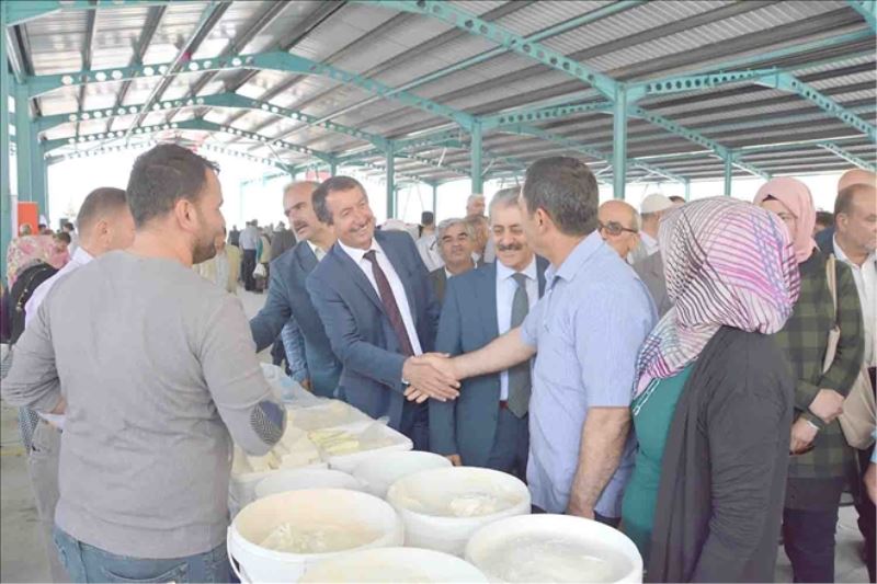 Mahalleye köy pazarı