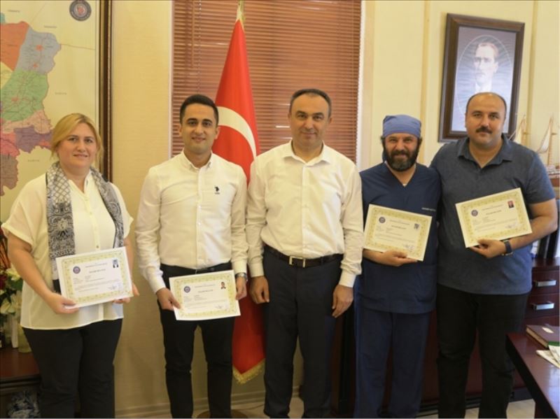 Kaymakam, belgeyle takdir etti