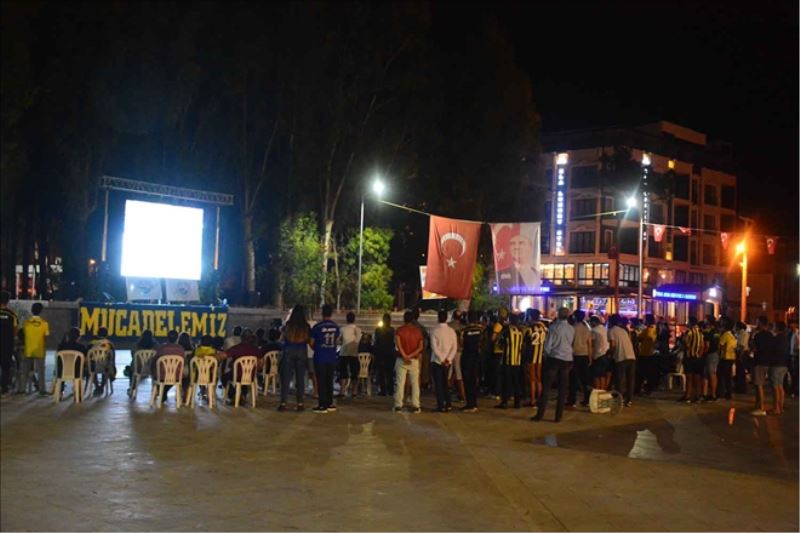 Maç, ekrandan izlendi