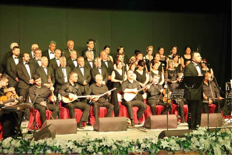 Anadolu´nun farklı yörelerinin eserlerini seslendirdi