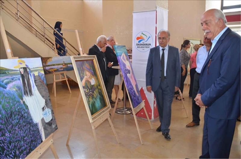 12 sanatçının 48 eseri sergileniyor