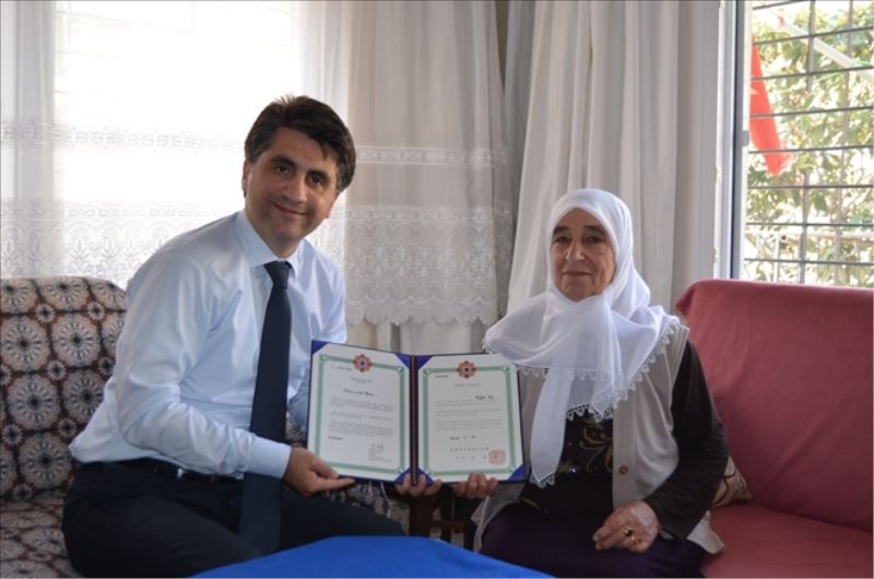 Gazinin ´barış elçiliği´ beraatı eşine