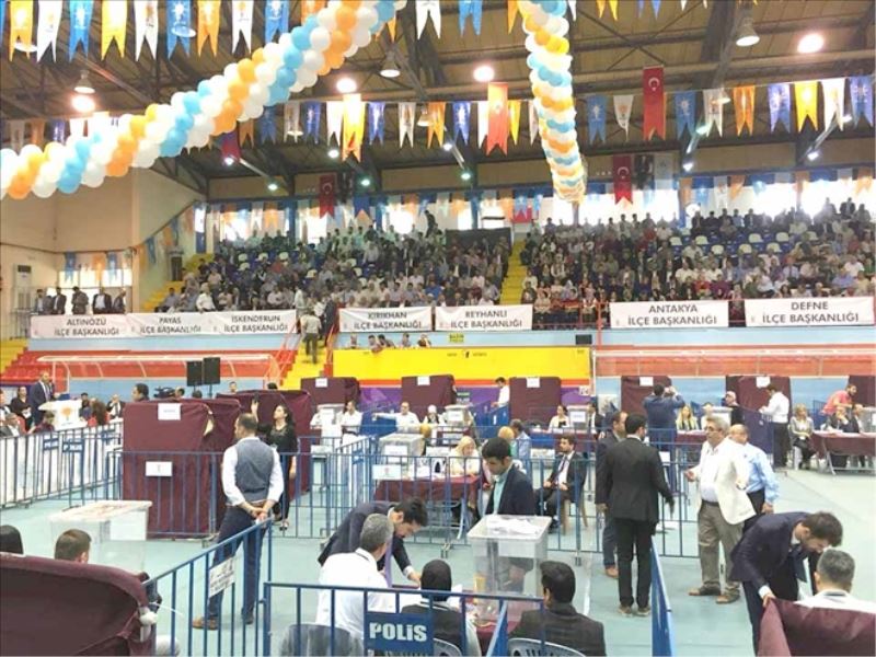 AKP, aday adayları için temayül yoklaması yaptı