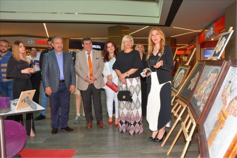 Kursiyerlerin ´taşların büyüsü´ sergisi