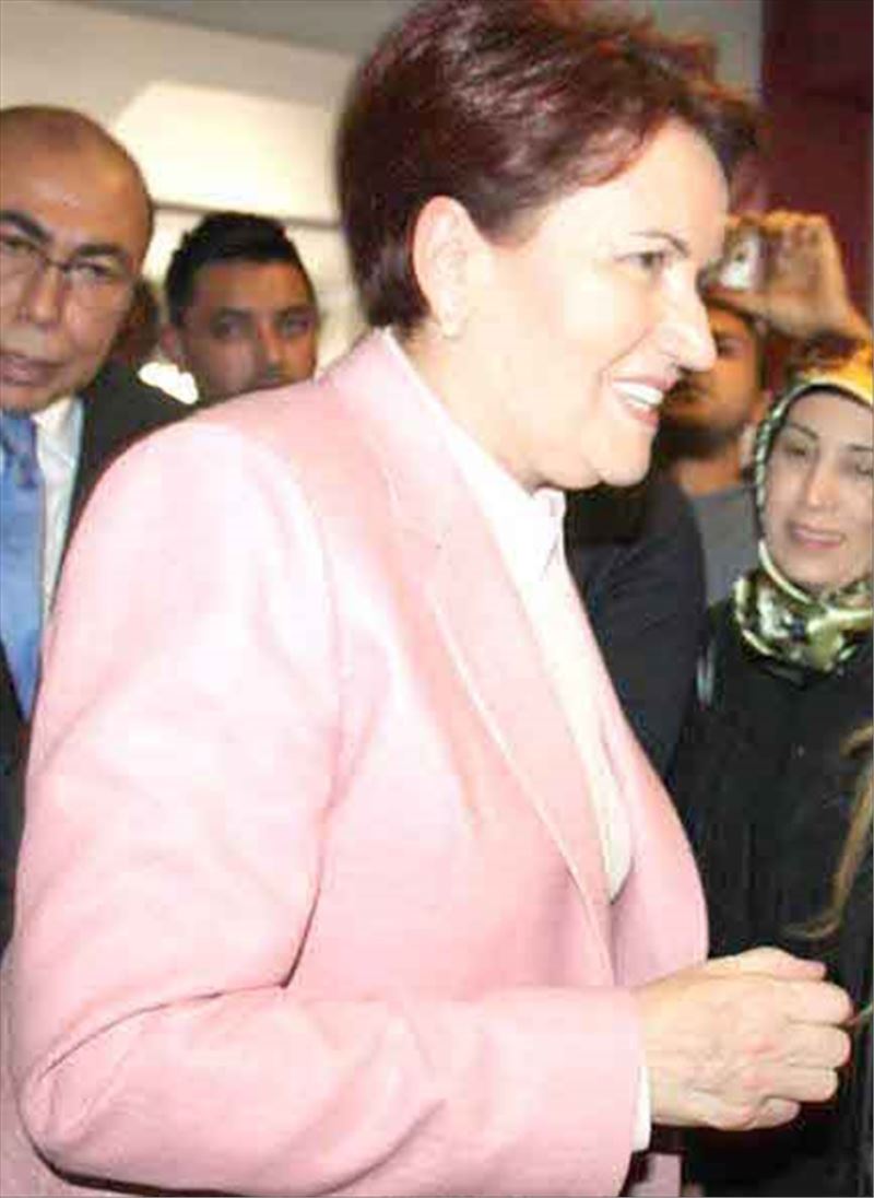 Akşener: Bizim projemiz tülbent
