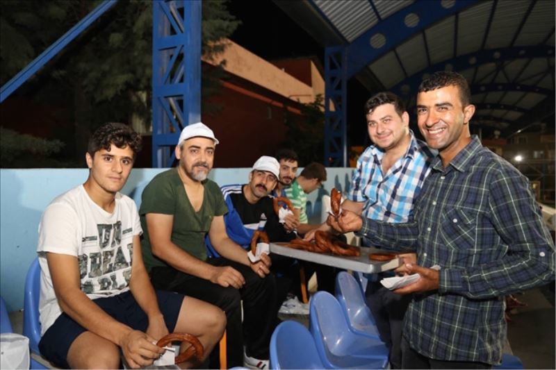 Şiir dinletili turnuva karşılaşması
