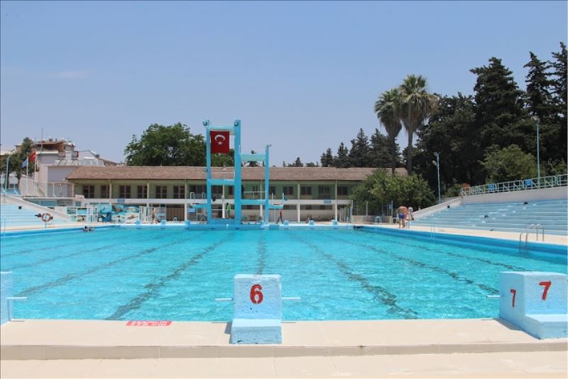Yüzme havuzu yeni sezonu açtı