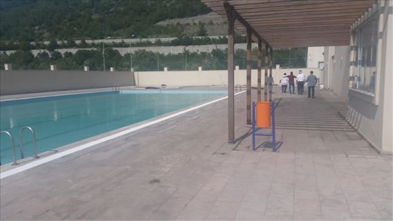 Yüzme havuzuna bakım