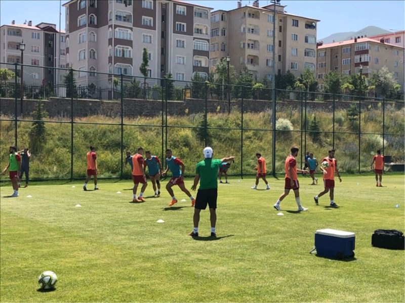Erzurum kampı sürüyor