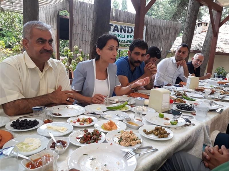 HDP milletvekilleri muhtarlarla buluştu