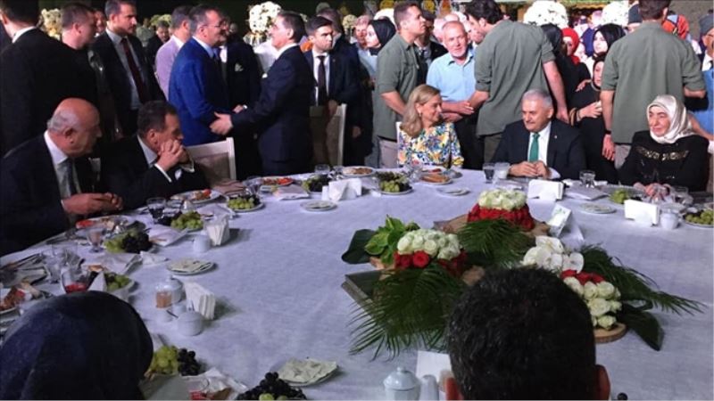 Vali Topaca´nın kızı evlendi