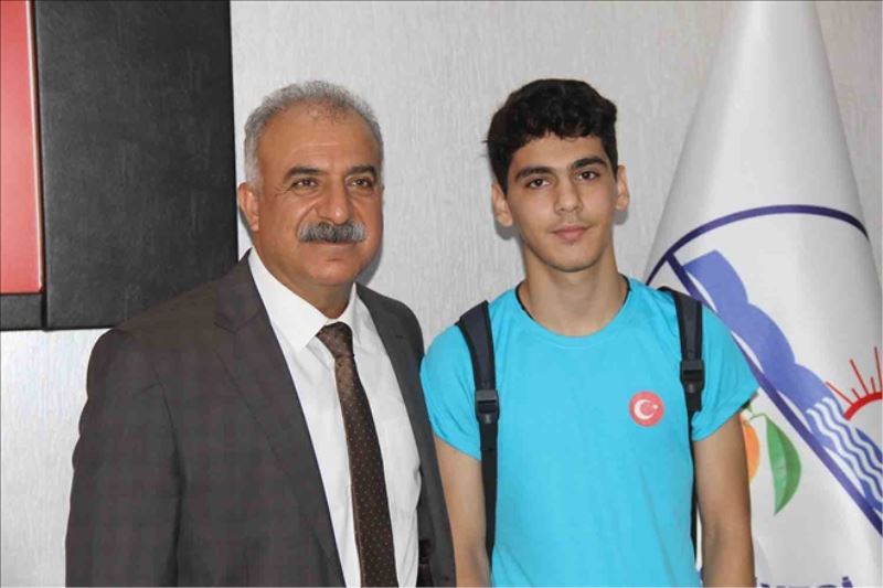 Samandağlı Hakan, badmintonda temsil edecek