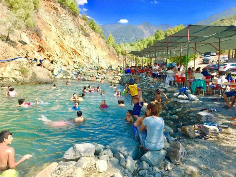Dere yolu yapılıyor