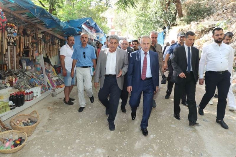 Vali, şelalede inceleme yaptı