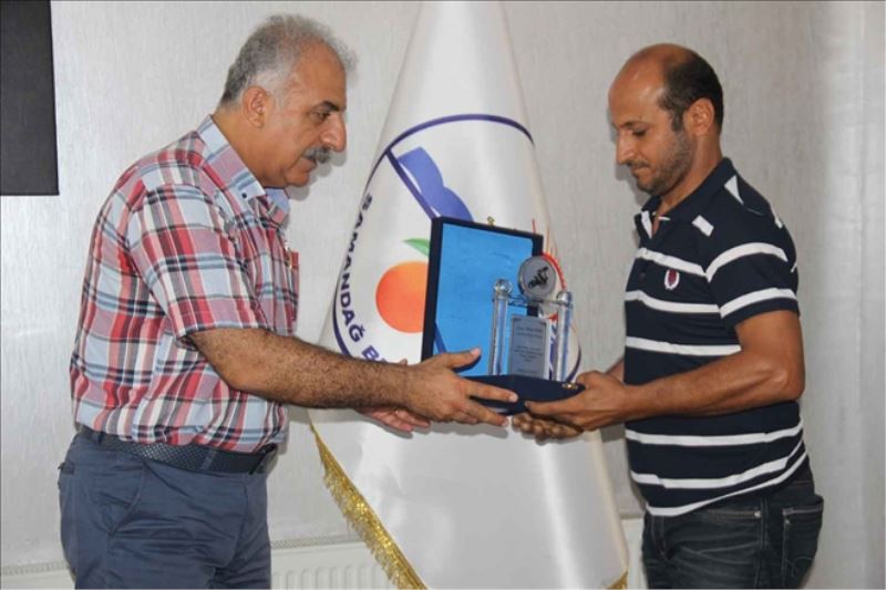 Festivale katkıya plaketli teşekkür