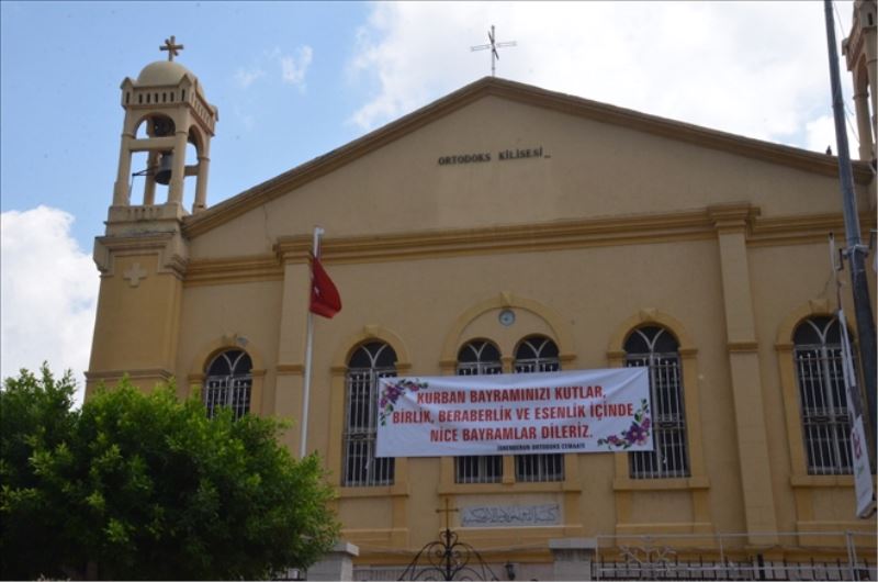 Kilise, kutlama geleneğini sürdürdü