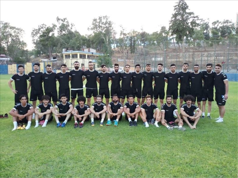 Altyapıdan 5 oyuncuya davet
