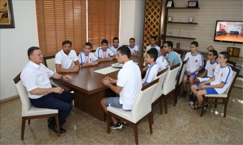 Şampiyon takımın başkan ziyareti
