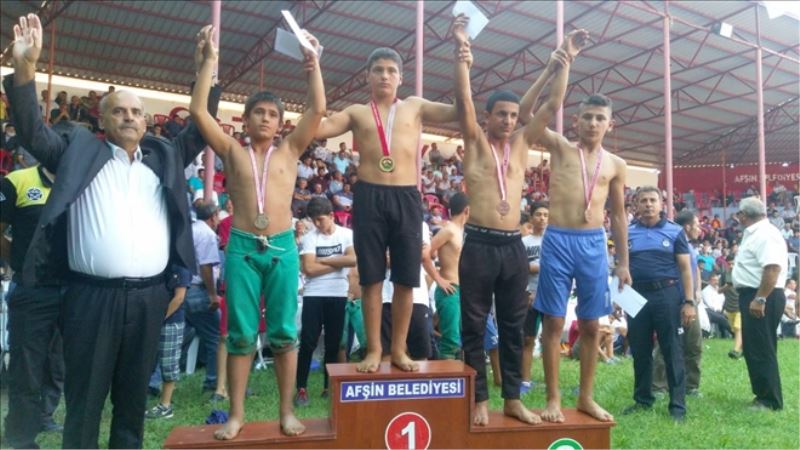 Hataylı üç sporcudan derece