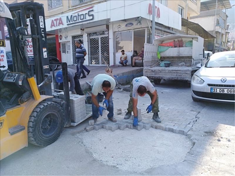 Belediyeden parke ve yol çalışması