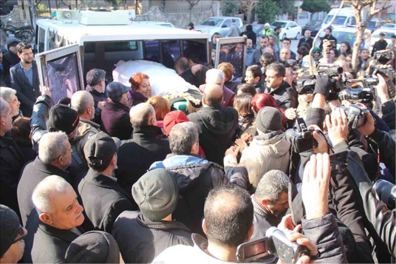 Gelinlikle uğurlandı
