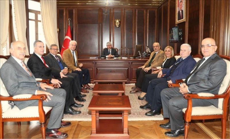 Nezaket ziyareti sürüyor