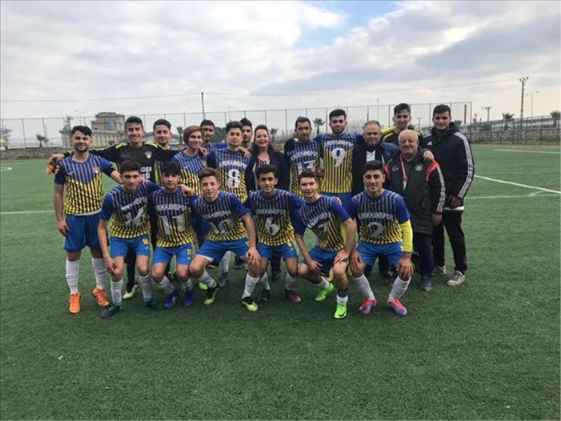 Kırıkhanspor´a malzeme yadımı