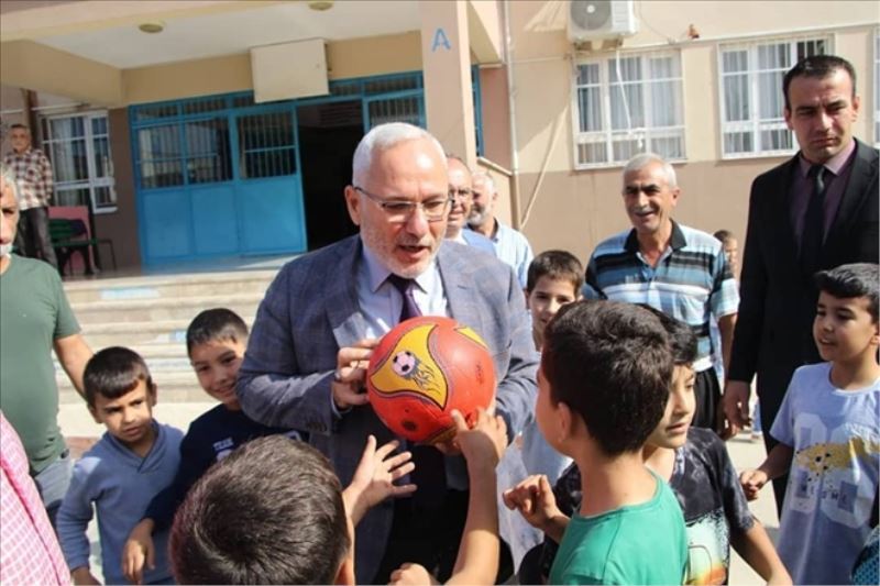 İlkokulu belediyeden spor malzemesi