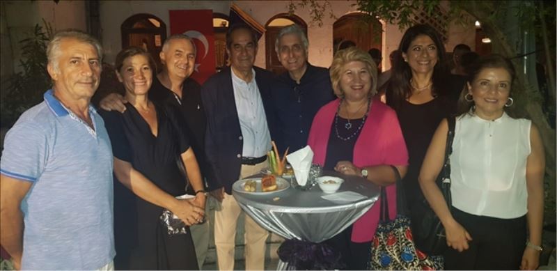 Dernek, açılışını kokteylle yaptı