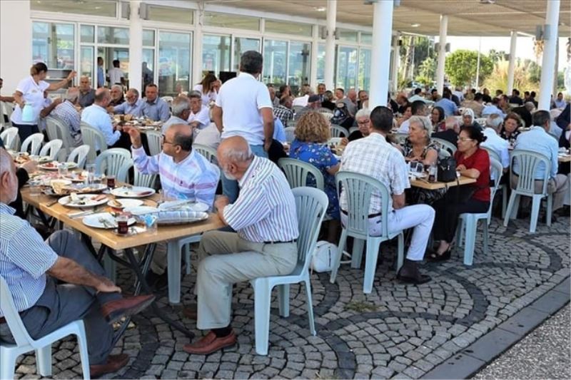 İskenderun´da protokolle kahvaltı