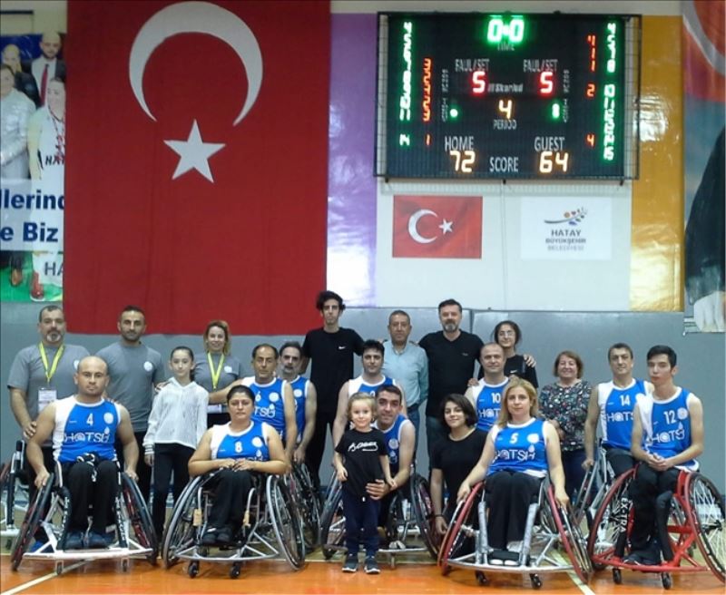 Sezona galibiyetle girdiler