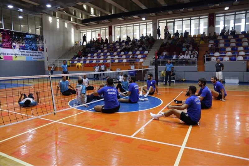 Hataylı voleybolculardan farkındalık etkinliği