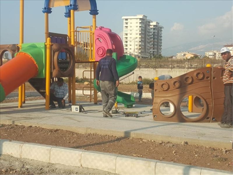 Parklara bakım sürüyor