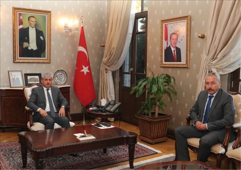 Polis okulu müdüründen valiye ziyaret