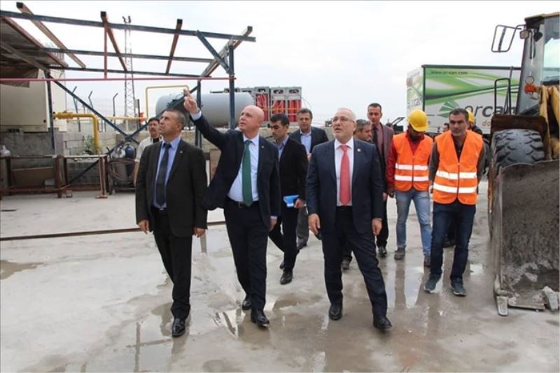Belediyenin çalışmalarını inceledi