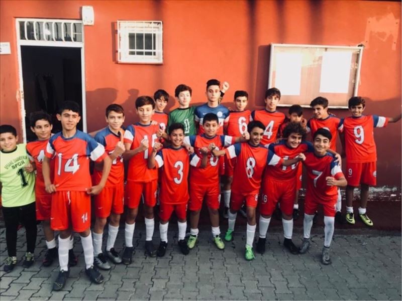 Gençlerin maçı gollü geçiyor