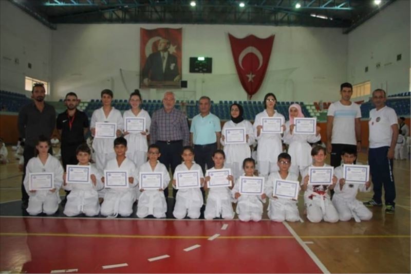Taekwondocular şampiyonalara hazırlanıyor